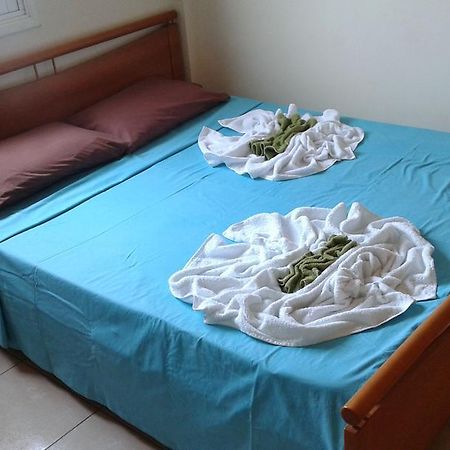 Carisa Olympic Court Apartment Larnaca Rum bild