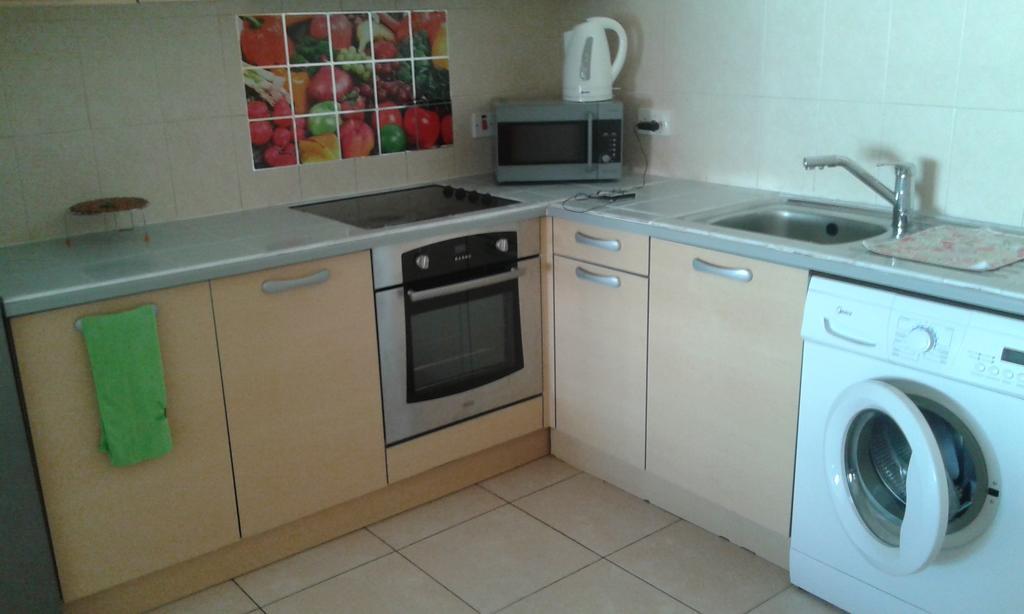 Carisa Olympic Court Apartment Larnaca Rum bild