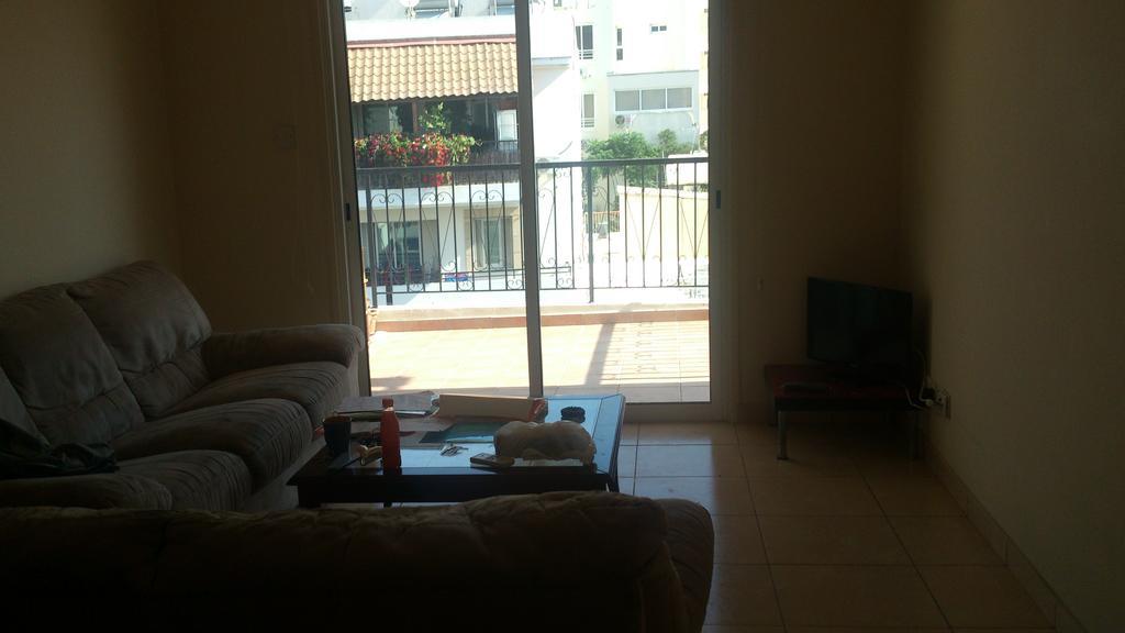 Carisa Olympic Court Apartment Larnaca Rum bild